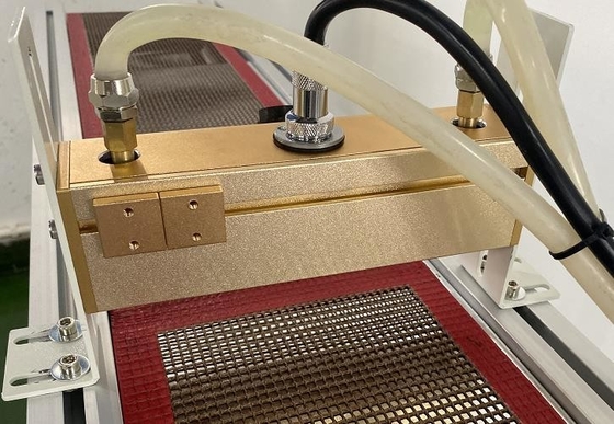 os sistemas de transporte 365nm de cura UV molham refrigerar para a resina/tinta/verniz